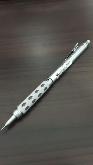 مداد نوکی 0.5 میلی متری پنتل مدل GraphGear 1000