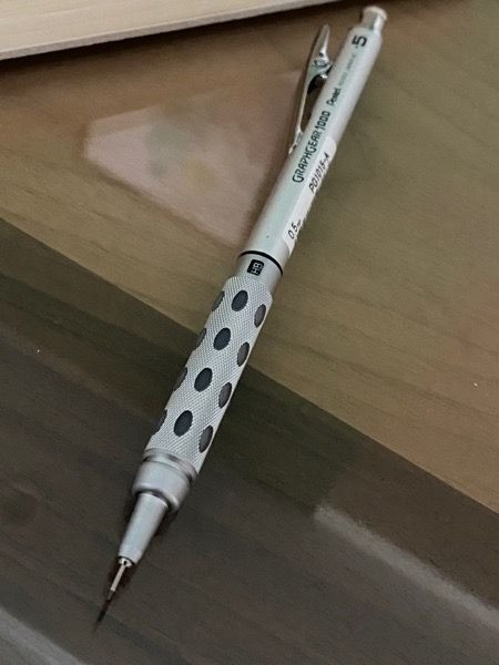 مداد نوکی 0.5 میلی متری پنتل مدل GraphGear 1000